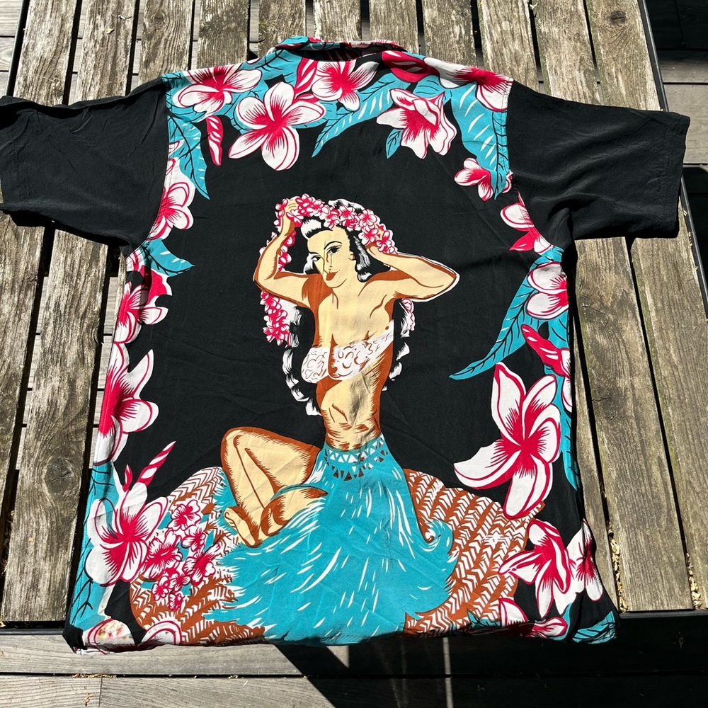 Vintage "Avanti" Hawaiian 100% Silk Shirt with Graphic - Size XL